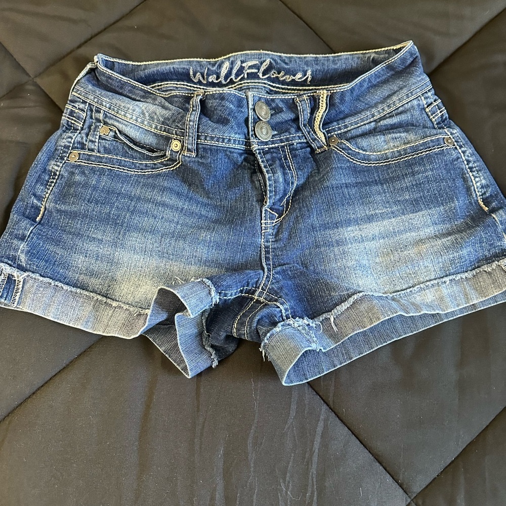 Wallflower Women's Classic Blue Jean Shorts